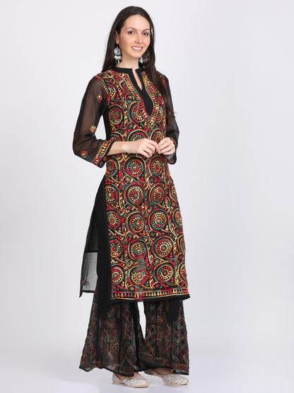 Lucknowi Chikankari Straight Kurta With Embroidered Stole & Matching Inner